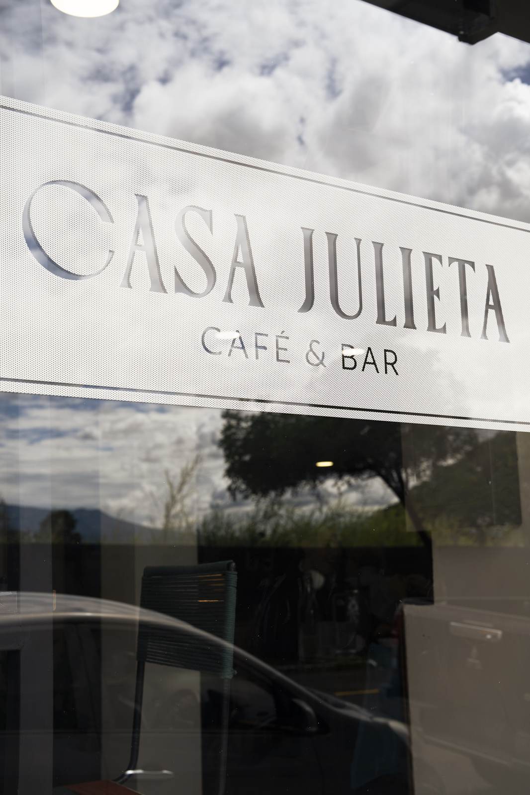 Fachada de Casa Julieta en Barrio Amón